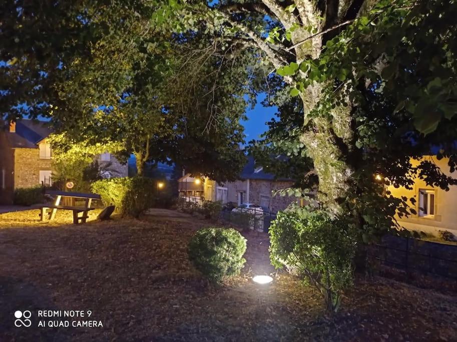 Le Gite De La Fontaine Chiddes Exterior foto